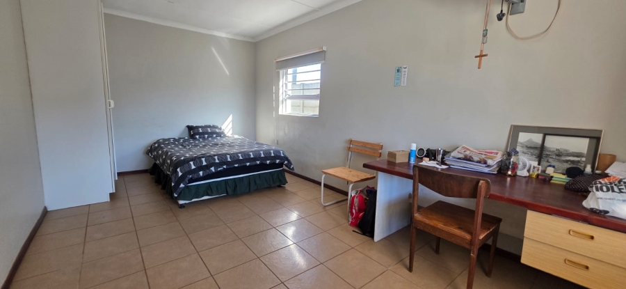 3 Bedroom Property for Sale in Sandbaai Western Cape